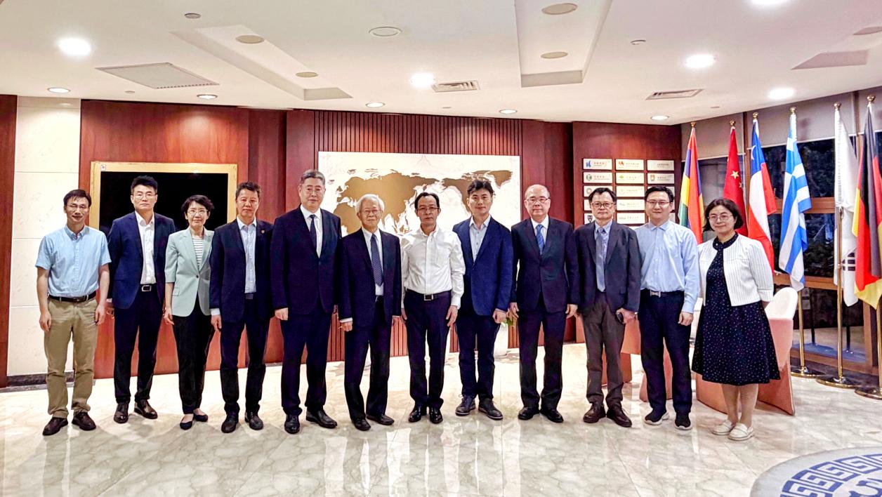 长庚大学校长汤明哲率代表团访问我校