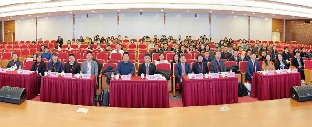 中医药青年学者创新论坛在我校举办